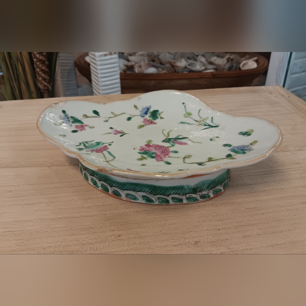 Vintage Famille Rose Dish - Picture 3 of 9